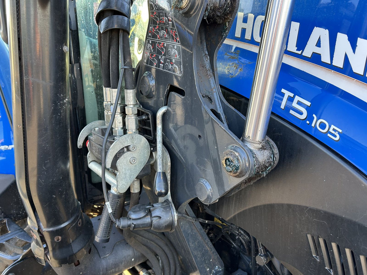 New Holland T 5.105 - Traktor: pilt 5 New Holland T 5.105 - Traktor: pilt 5