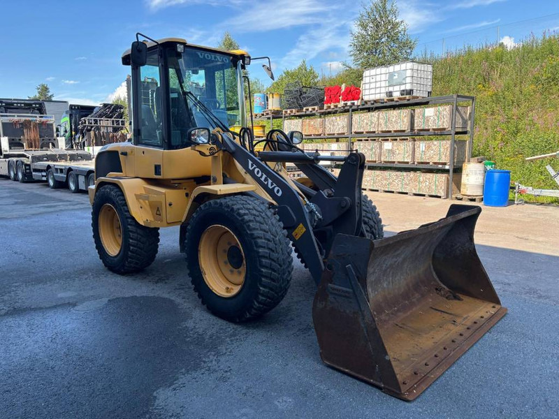 Volvo L 30 GS - Rataslaadur: pilt 2 Volvo L 30 GS - Rataslaadur: pilt 2