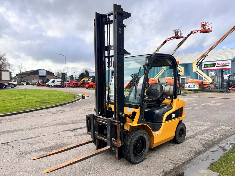 Caterpillar GP25N - Gaasitõstuk: pilt 4 Caterpillar GP25N - Gaasitõstuk: pilt 4
