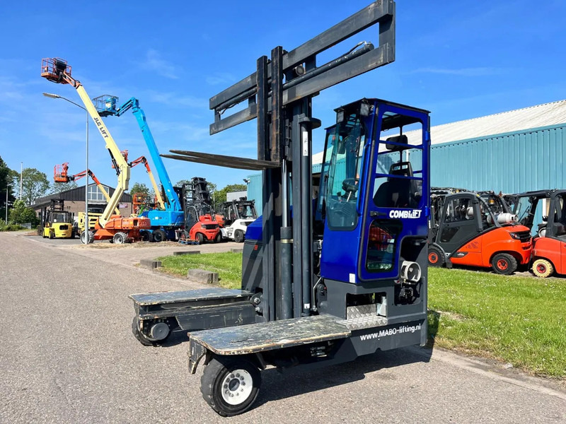 Combilift C4000 4 WAY FORKLIFT - 4-suunaline lükandmastiga tõstuk: pilt 1 Combilift C4000 4 WAY FORKLIFT - 4-suunaline lükandmastiga tõstuk: pilt 1
