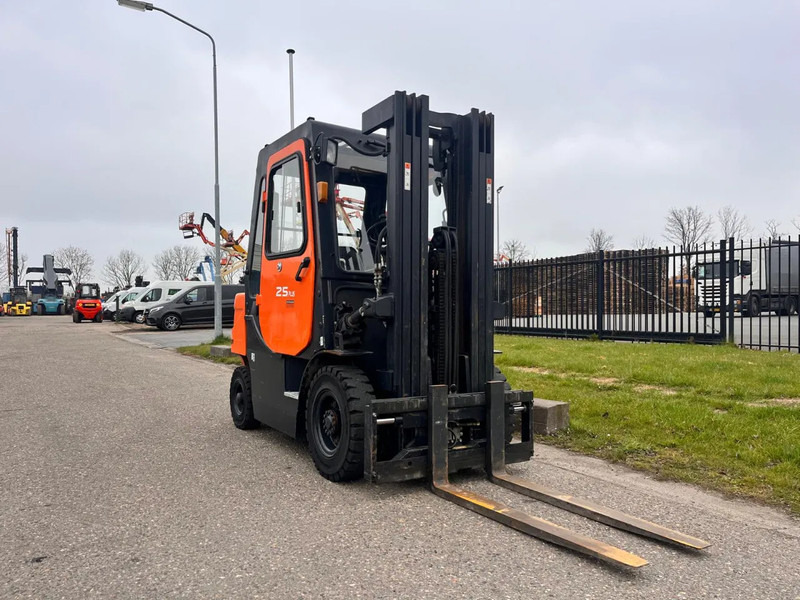 Doosan D25G PLUS - Kahveltõstuk: pilt 3 Doosan D25G PLUS - Kahveltõstuk: pilt 3