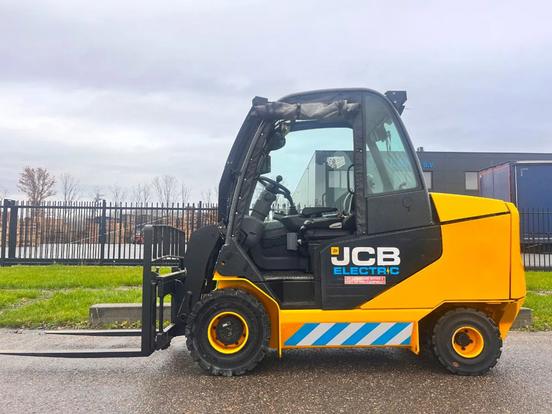 JCB TLT30-19E - Teleskooprataslaadur: pilt 1 JCB TLT30-19E - Teleskooprataslaadur: pilt 1