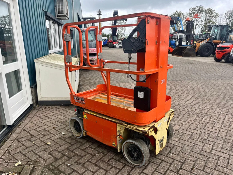JLG 1230ES - Teleskooppoom: pilt 1 JLG 1230ES - Teleskooppoom: pilt 1