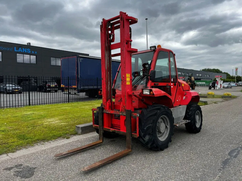 Manitou M30-4 4X4 - Ebatasasel maastikul kohanduv kahveltõstuk: pilt 5 Manitou M30-4 4X4 - Ebatasasel maastikul kohanduv kahveltõstuk: pilt 5