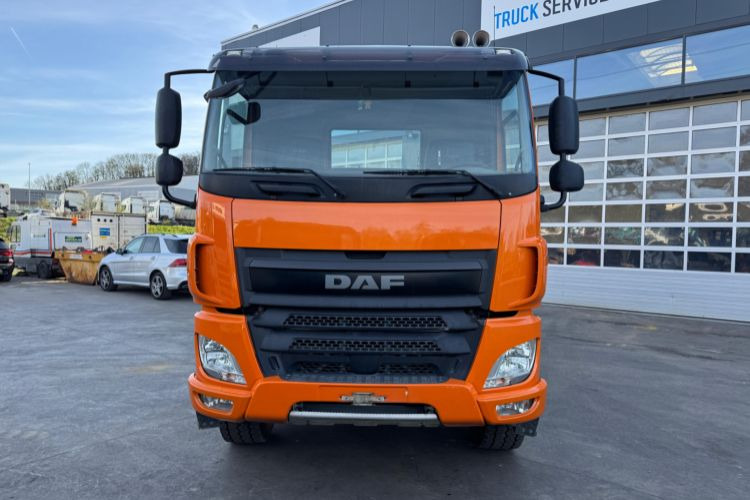 DAF CF440 8x4 Fahrgestell - Kabiinišassiiga veoauto: pilt 2 DAF CF440 8x4 Fahrgestell - Kabiinišassiiga veoauto: pilt 2