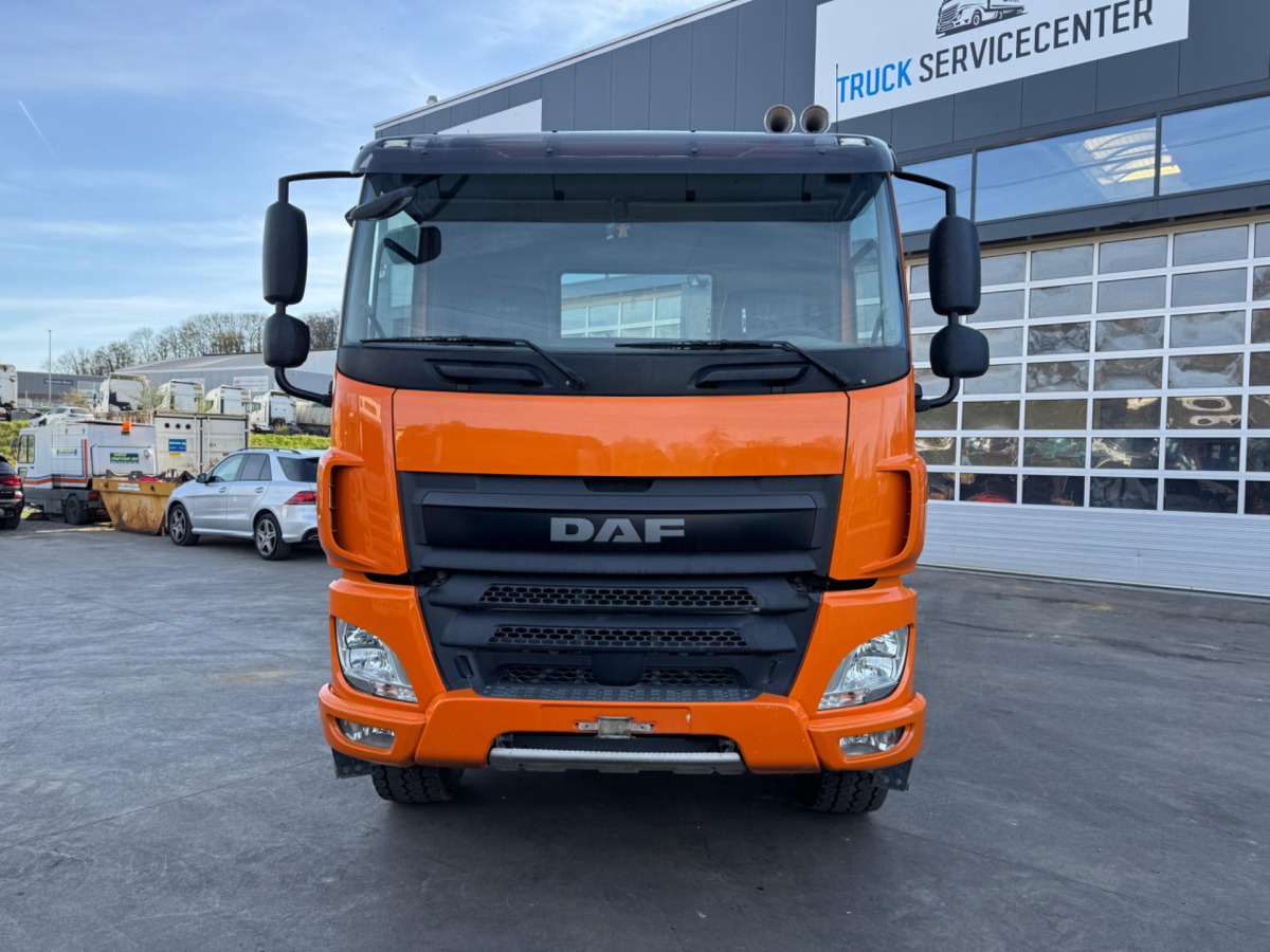 DAF CF440 8x4 Fahrgestell - Kabiinišassiiga veoauto: pilt 2 DAF CF440 8x4 Fahrgestell - Kabiinišassiiga veoauto: pilt 2