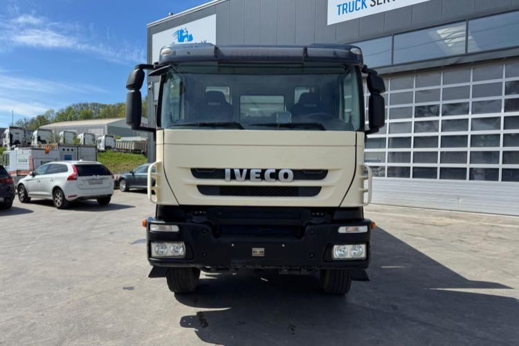 Iveco Trakker 450 8x4 - Kallurauto: pilt 3 Iveco Trakker 450 8x4 - Kallurauto: pilt 3