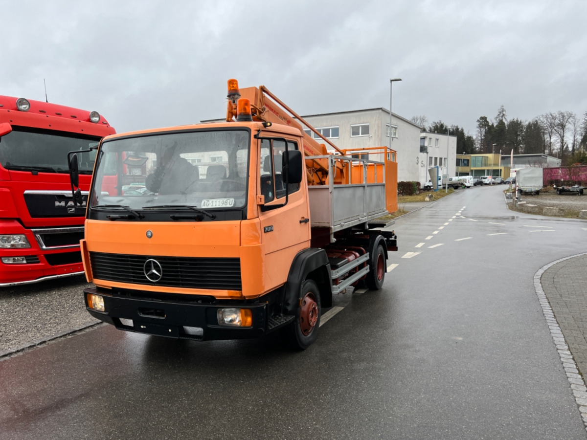 MERCEDES 709 WUMAG GELENKSTEIGER 14M - Kommunaal-/ Erisõiduk: pilt 1 MERCEDES 709 WUMAG GELENKSTEIGER 14M - Kommunaal-/ Erisõiduk: pilt 1