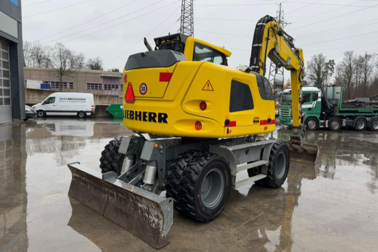 Liebherr 910 Compact Litronic Powertilt - Ratastel ekskavaator: pilt 4 Liebherr 910 Compact Litronic Powertilt - Ratastel ekskavaator: pilt 4