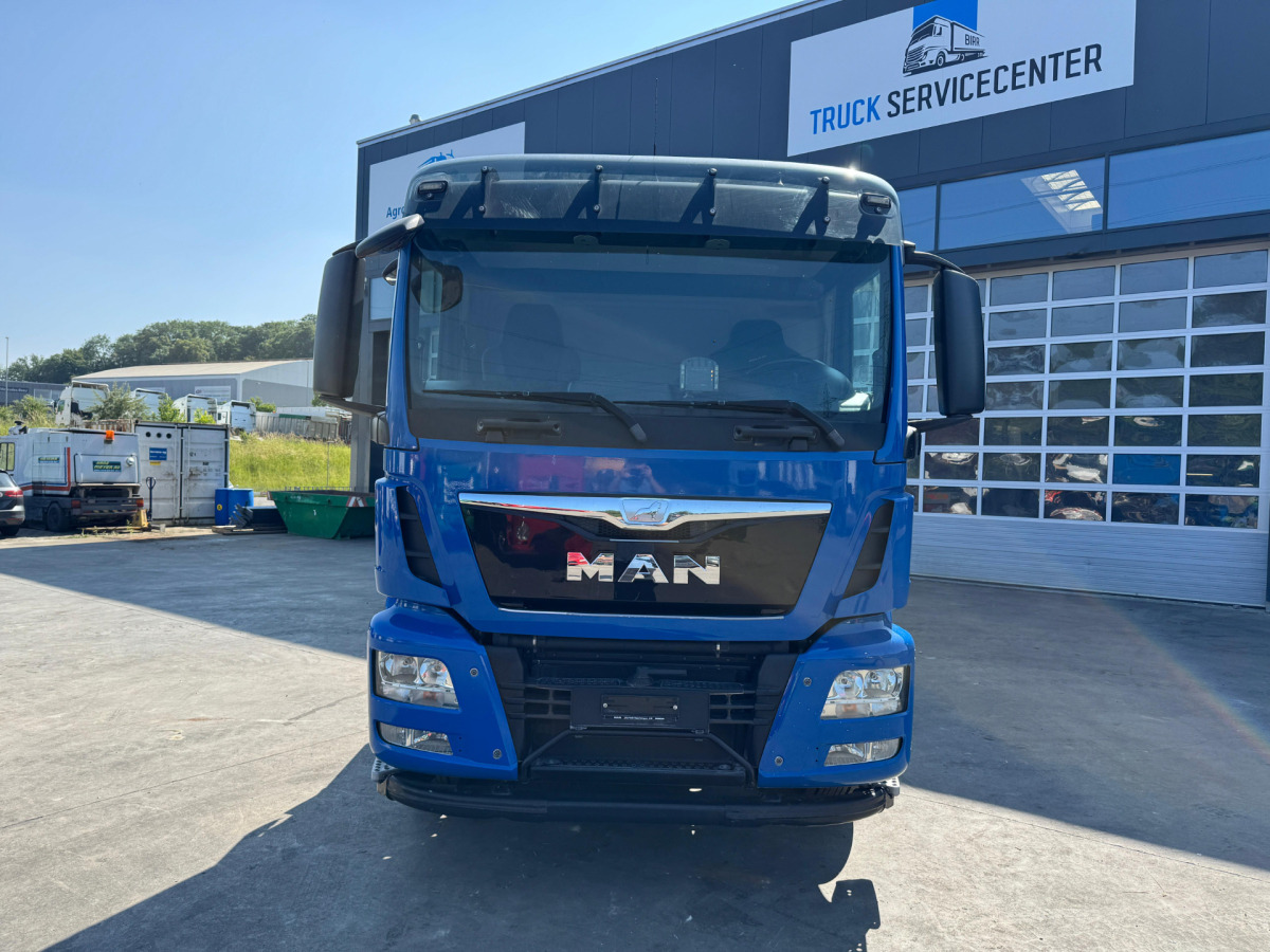 MAN TGS 26.440 6x2/4 Fahrgestell - Kabiinišassiiga veoauto: pilt 2 MAN TGS 26.440 6x2/4 Fahrgestell - Kabiinišassiiga veoauto: pilt 2