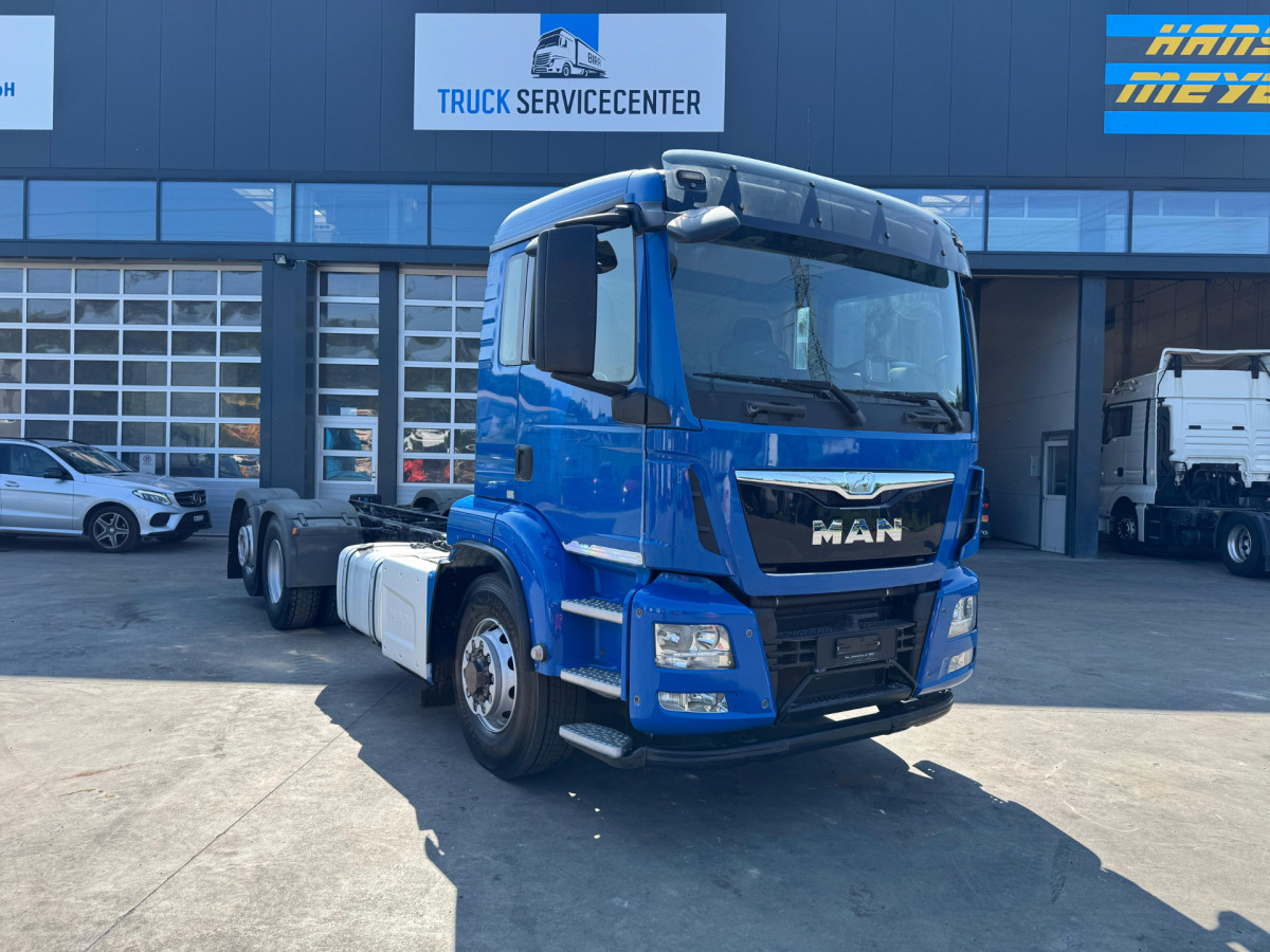 MAN TGS 26.440 6x2/4 Fahrgestell - Kabiinišassiiga veoauto: pilt 3 MAN TGS 26.440 6x2/4 Fahrgestell - Kabiinišassiiga veoauto: pilt 3