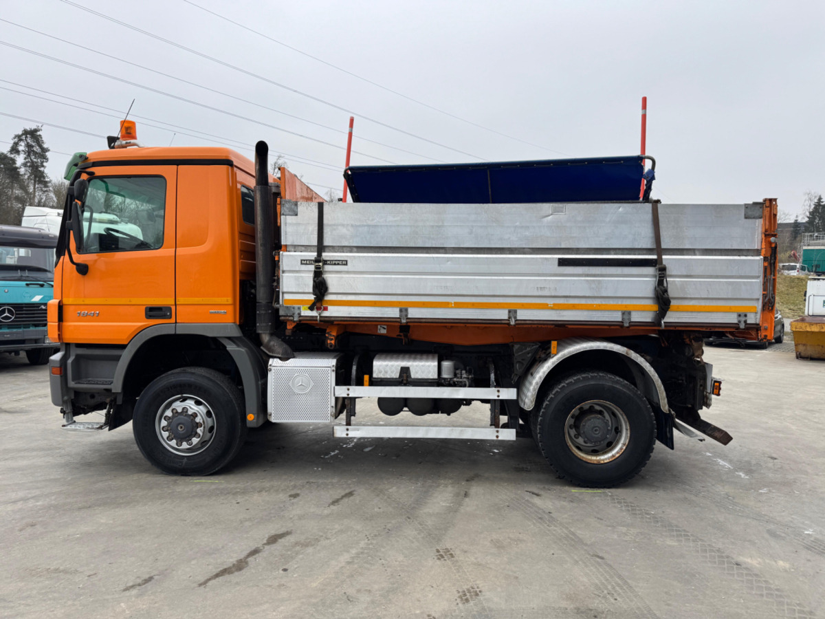 Kallurauto MERCEDES Actros 1841 4x4 mit Schneeplfug: pilt 9