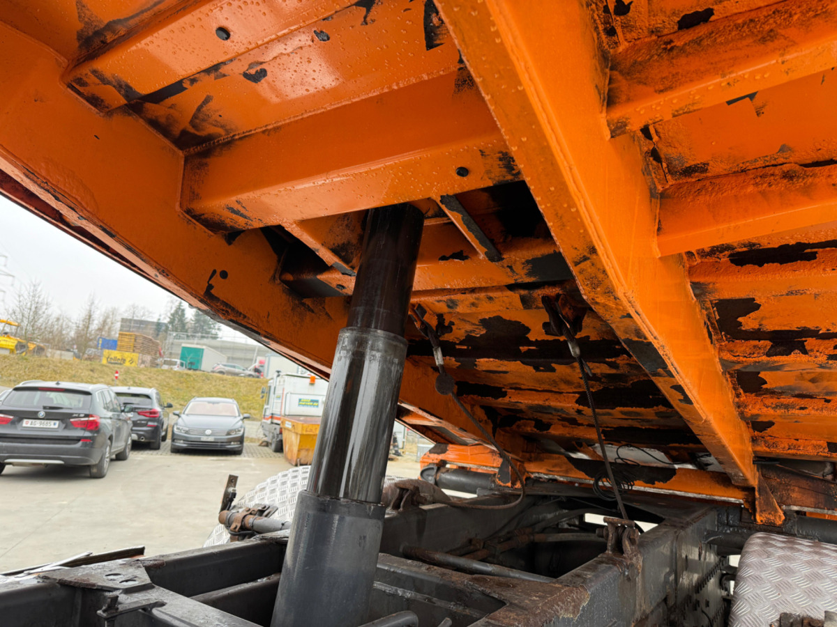 Kallurauto MERCEDES Actros 1841 4x4 mit Schneeplfug: pilt 12