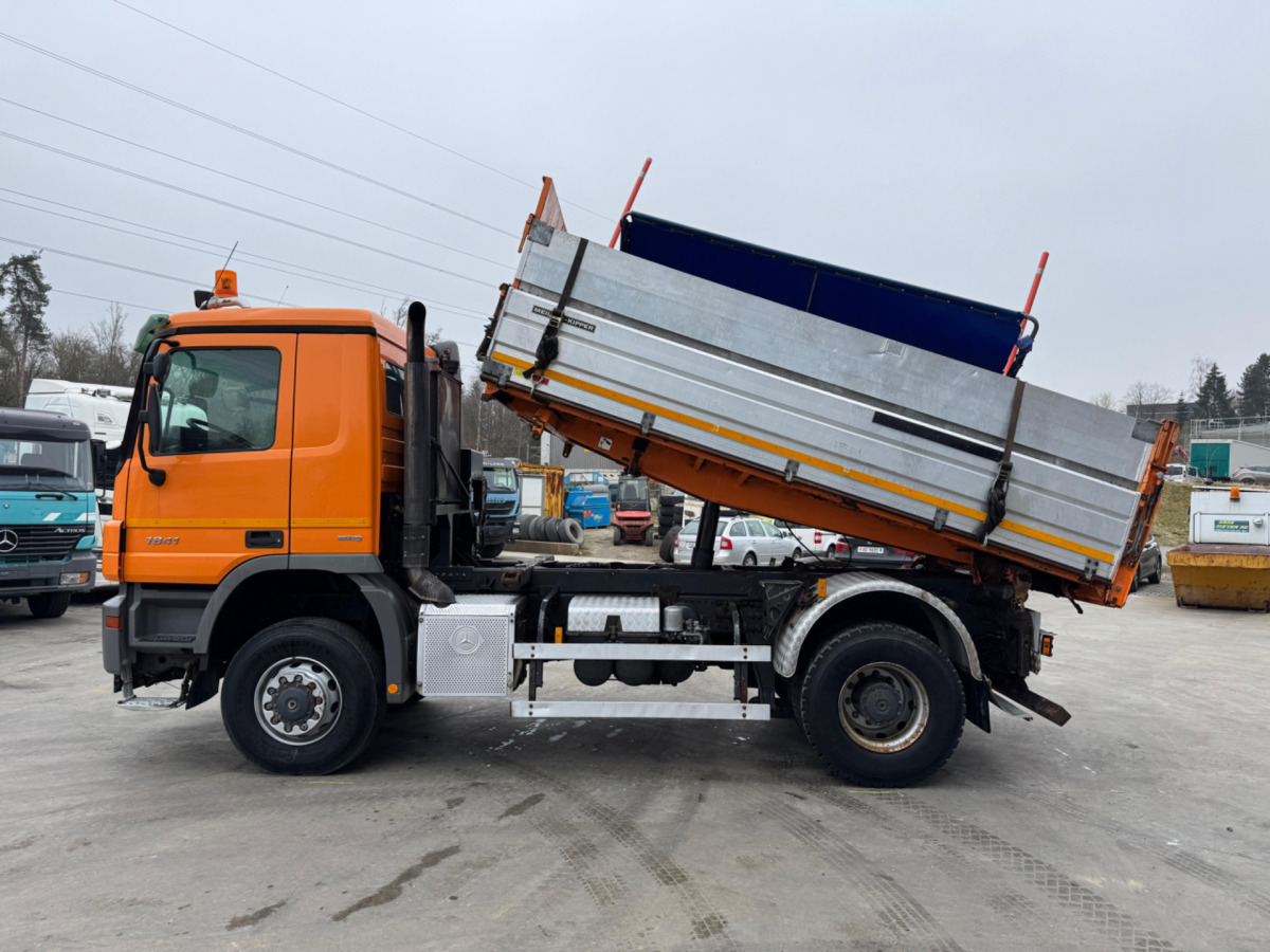 Kallurauto MERCEDES Actros 1841 4x4 mit Schneeplfug: pilt 13
