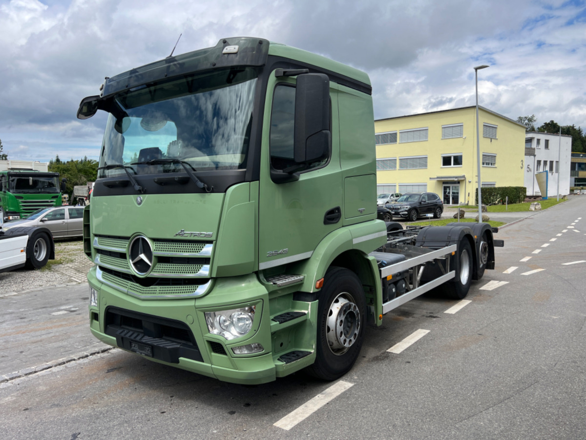 MERCEDES Actros 2543 6x2 - Kabiinišassiiga veoauto: pilt 1 MERCEDES Actros 2543 6x2 - Kabiinišassiiga veoauto: pilt 1