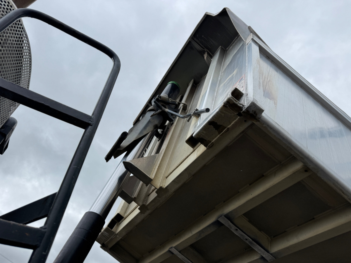 MERCEDES Actros 3248 8x4 Rückwärtskipper - Kallurauto: pilt 4 MERCEDES Actros 3248 8x4 Rückwärtskipper - Kallurauto: pilt 4