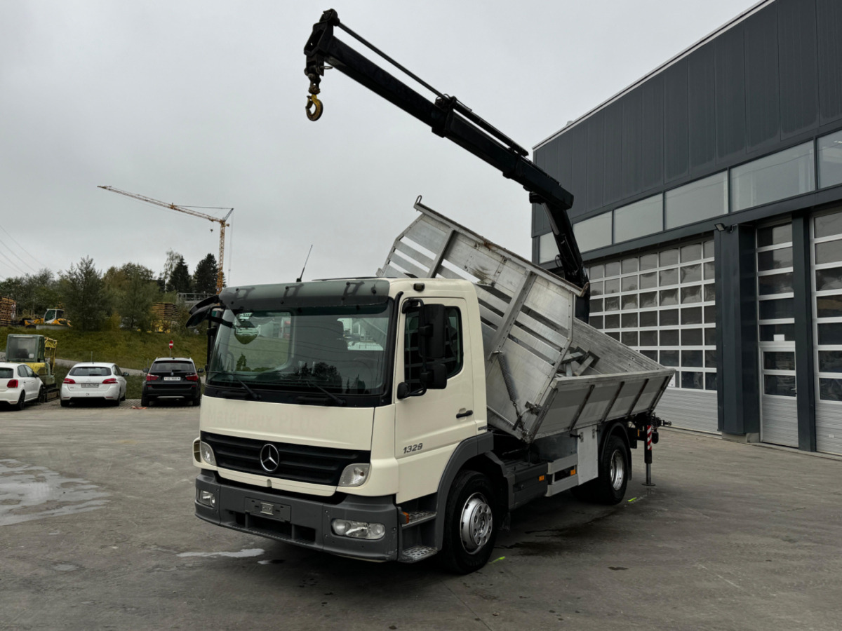 MERCEDES Atego 1329 4x2 Hiab 088-2 - Kallurauto, Kraanaga veoauto: pilt 1 MERCEDES Atego 1329 4x2 Hiab 088-2 - Kallurauto, Kraanaga veoauto: pilt 1