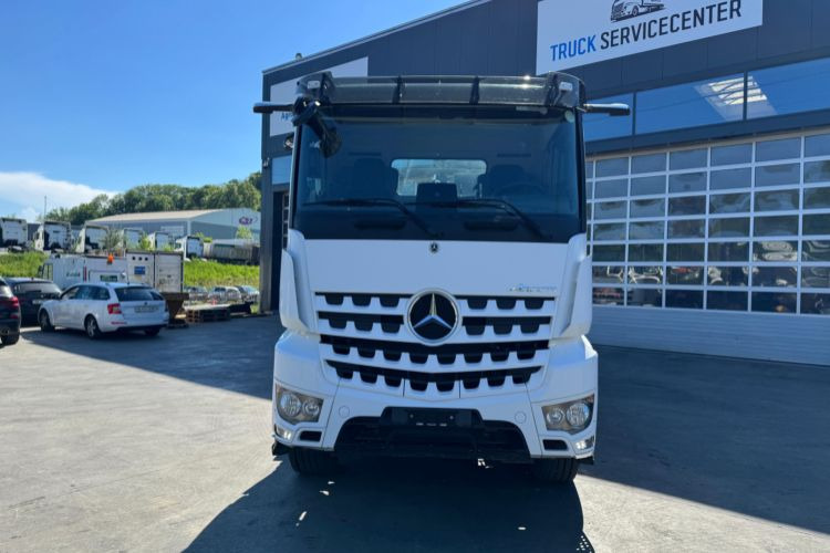 Mercedes-Benz Arocs 3251 8x4 - Konkstõstukiga veoauto: pilt 2 Mercedes-Benz Arocs 3251 8x4 - Konkstõstukiga veoauto: pilt 2
