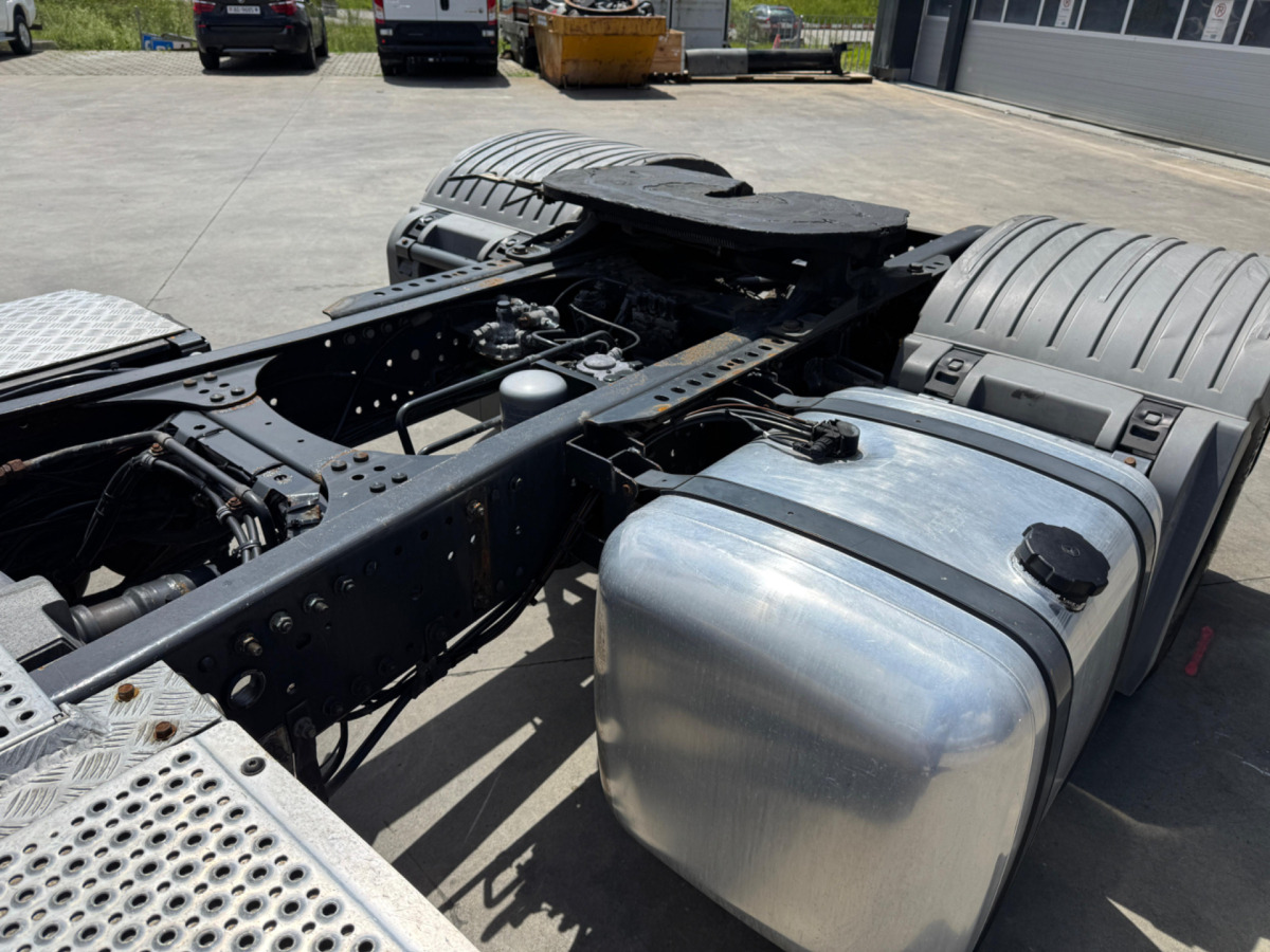 Sadulveok MERCEDES Actros 1848 4x2: pilt 9