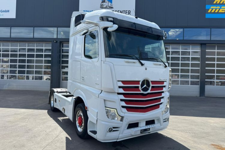Mercedes-Benz Actros 1851 4x4 Hydraulik - Sadulveok: pilt 3 Mercedes-Benz Actros 1851 4x4 Hydraulik - Sadulveok: pilt 3