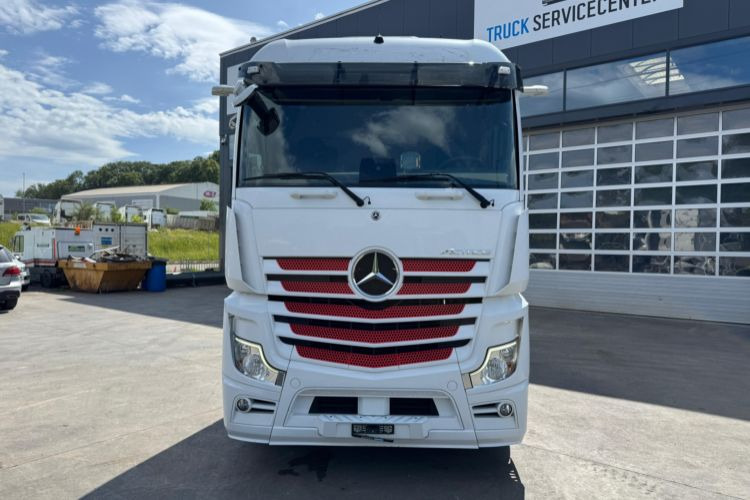 Mercedes-Benz Actros 1851 4x4 Hydraulik - Sadulveok: pilt 2 Mercedes-Benz Actros 1851 4x4 Hydraulik - Sadulveok: pilt 2