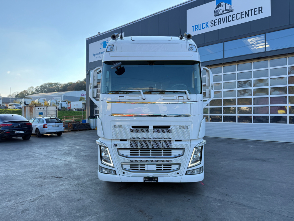VOLVO FH-500 Standklima XXL 4x2 - Sadulveok: pilt 2 VOLVO FH-500 Standklima XXL 4x2 - Sadulveok: pilt 2