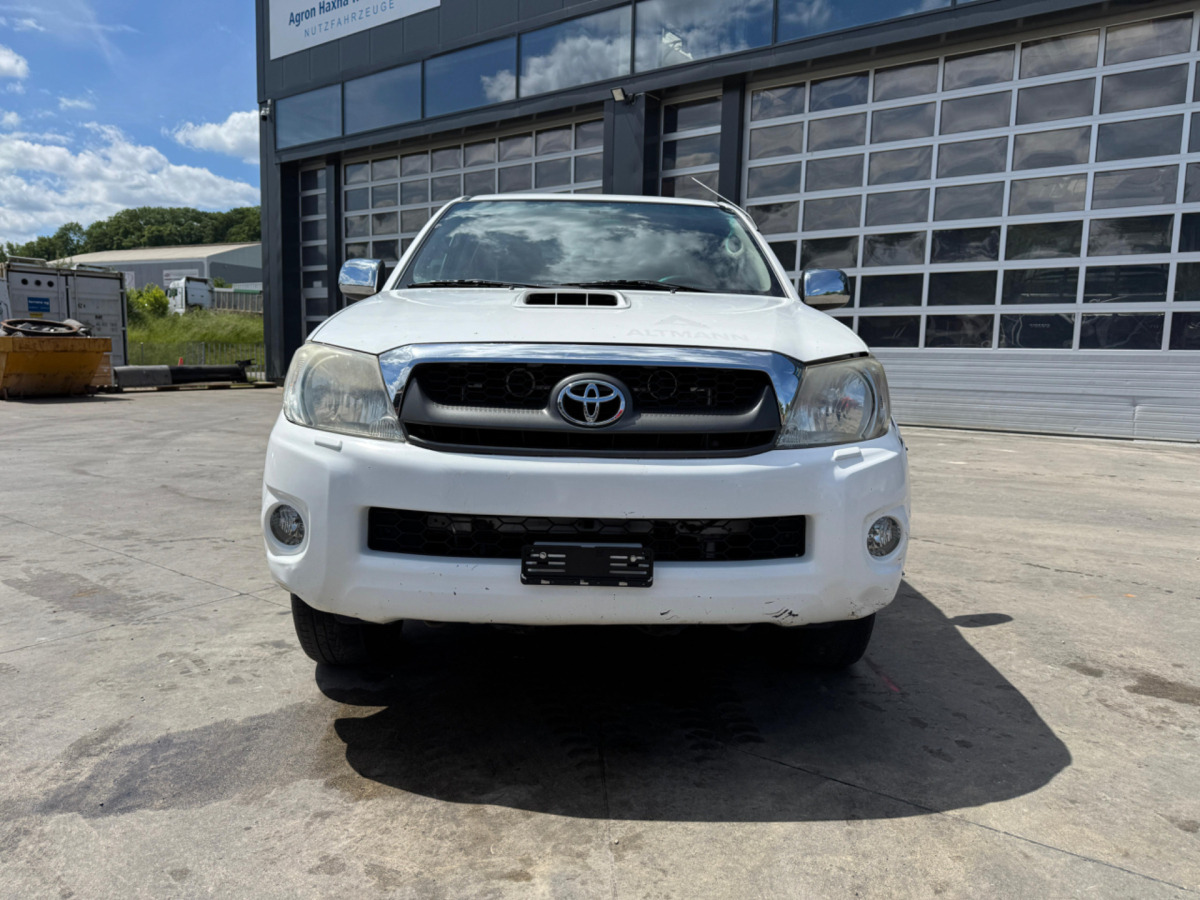 TOYOTA Hilux 3.0D 4WD - Pikap: pilt 2 TOYOTA Hilux 3.0D 4WD - Pikap: pilt 2