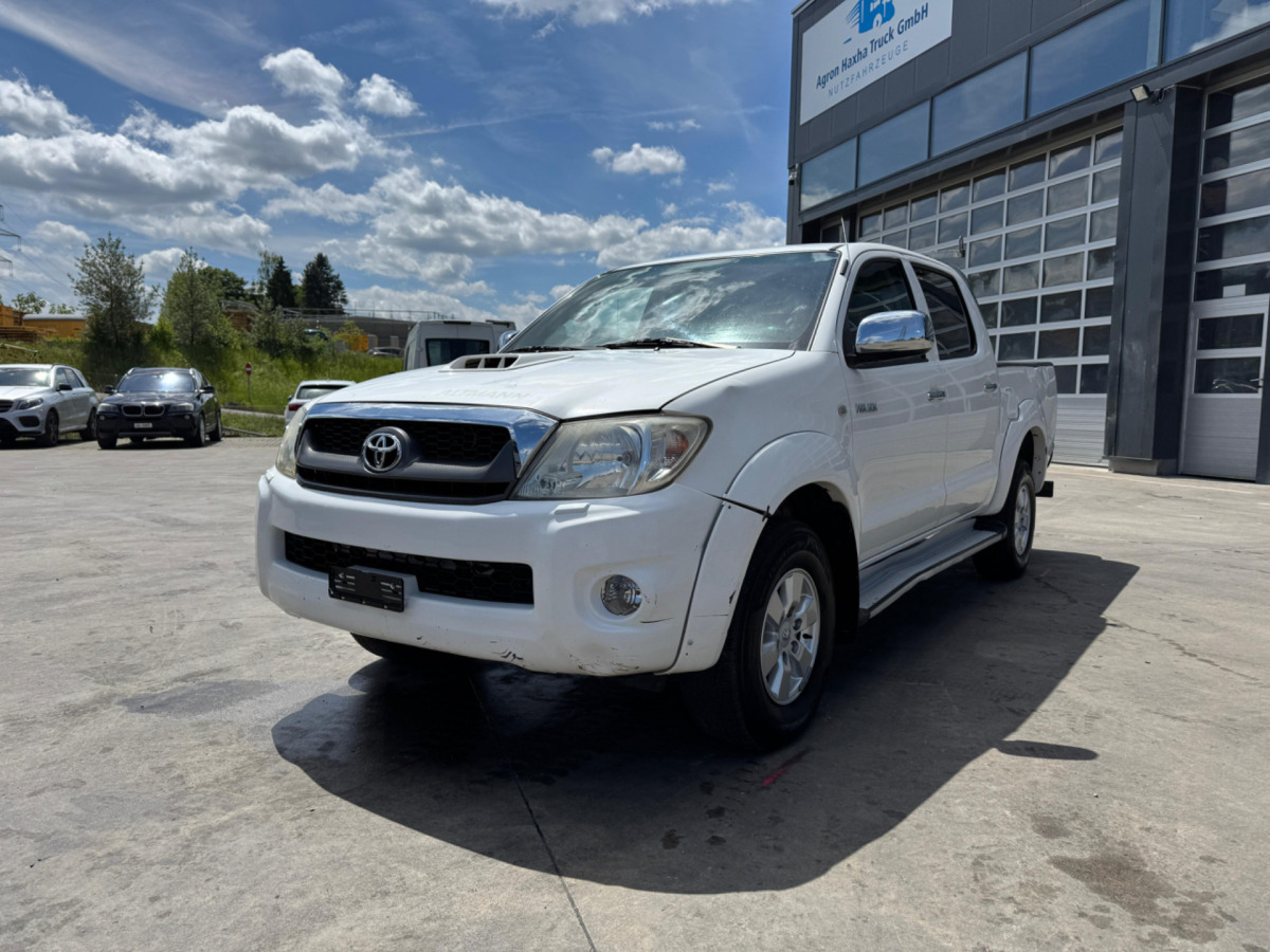 TOYOTA Hilux 3.0D 4WD - Pikap: pilt 1 TOYOTA Hilux 3.0D 4WD - Pikap: pilt 1