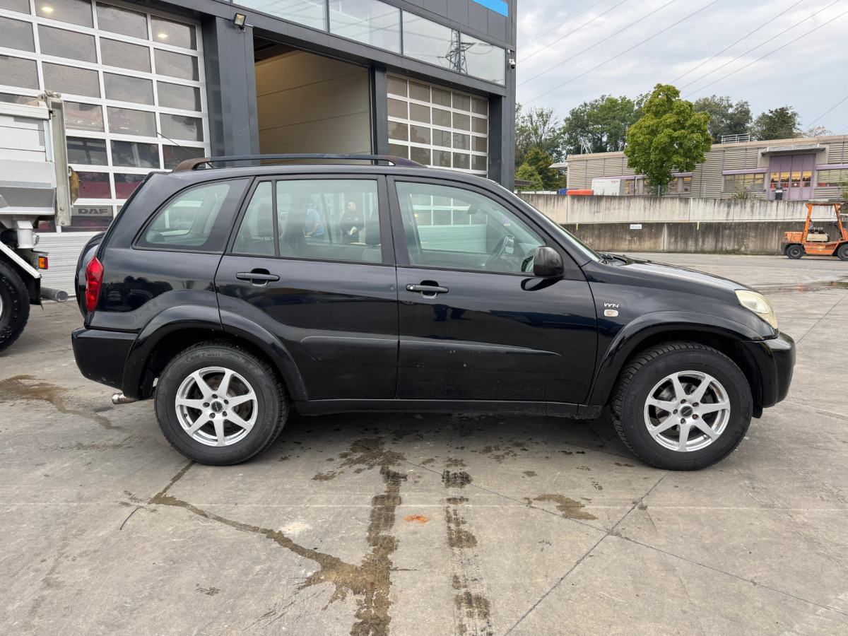 TOYOTA RAV4 2.0 4x4 - Auto: pilt 3 TOYOTA RAV4 2.0 4x4 - Auto: pilt 3