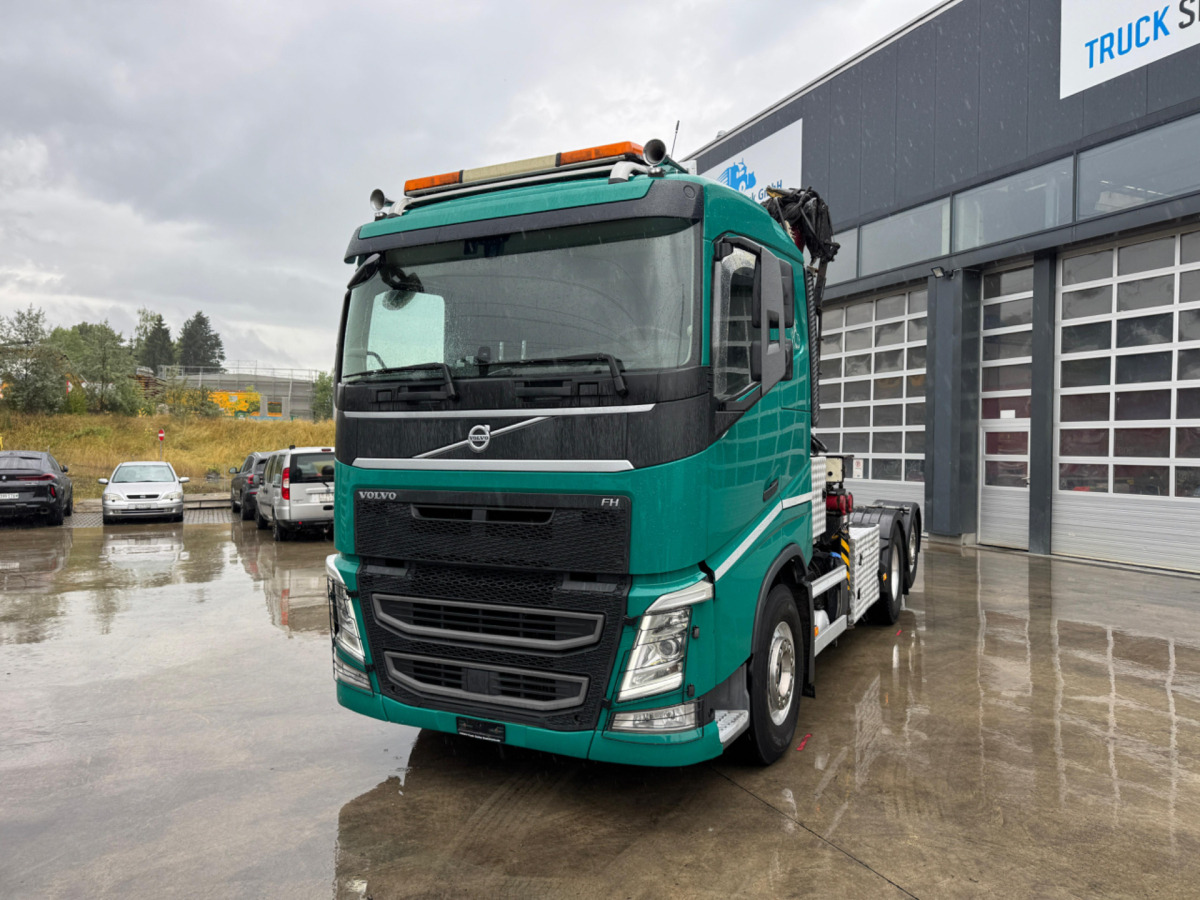 VOLVO FH-540 6x2 Tajfun L300Z - Metsaveok, Kraanaga veoauto: pilt 1 VOLVO FH-540 6x2 Tajfun L300Z - Metsaveok, Kraanaga veoauto: pilt 1