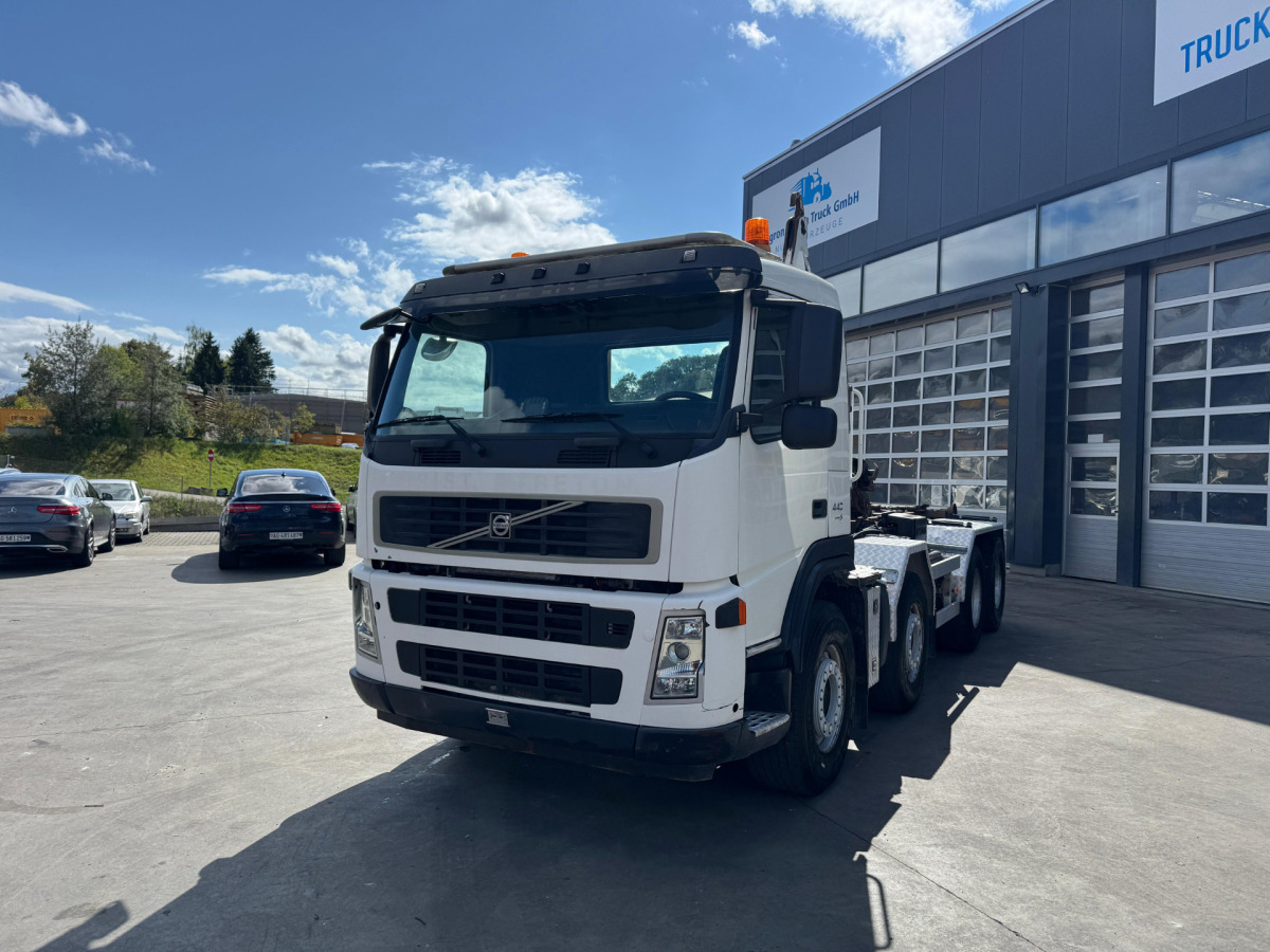 VOLVO FM-440 8x4 Hiab 25T AHK - Konkstõstukiga veoauto: pilt 1 VOLVO FM-440 8x4 Hiab 25T AHK - Konkstõstukiga veoauto: pilt 1
