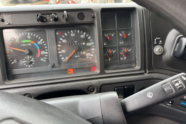Kraanaga veoauto, Madelveok/ Platvormveok Volvo FM-420 6x2 PK12080-3: pilt 17