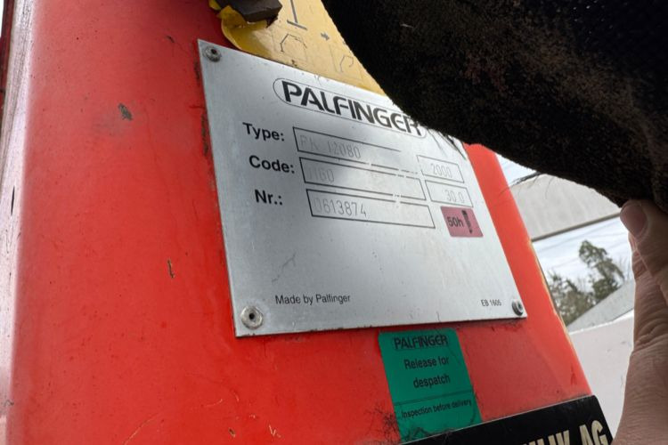 Kraanaga veoauto, Madelveok/ Platvormveok Volvo FM-420 6x2 PK12080-3: pilt 12