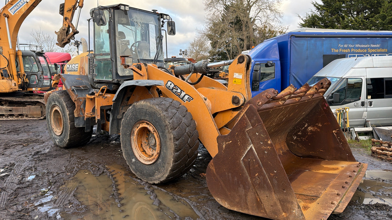 CASE 821F - Rataslaadur: pilt 1 CASE 821F - Rataslaadur: pilt 1