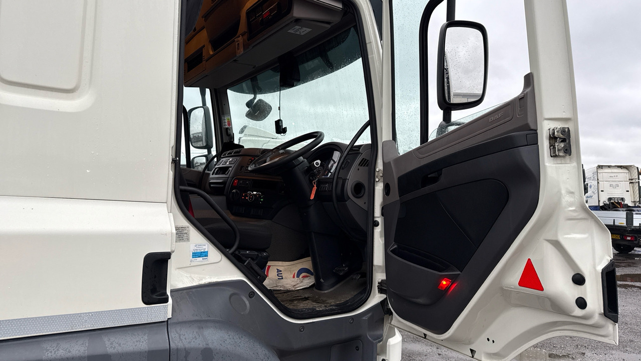 DAF CF 260 - Tent veoauto: pilt 5 DAF CF 260 - Tent veoauto: pilt 5