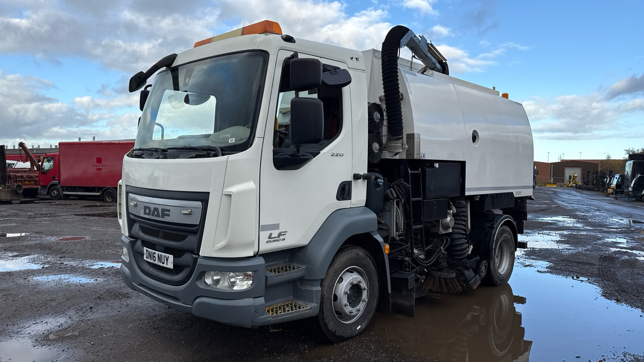 DAF LF 220 - Tänavapühkimismasin: pilt 2 DAF LF 220 - Tänavapühkimismasin: pilt 2
