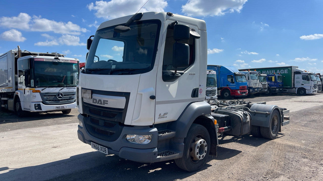 DAF LF 220 - Kabiinišassiiga veoauto: pilt 2 DAF LF 220 - Kabiinišassiiga veoauto: pilt 2