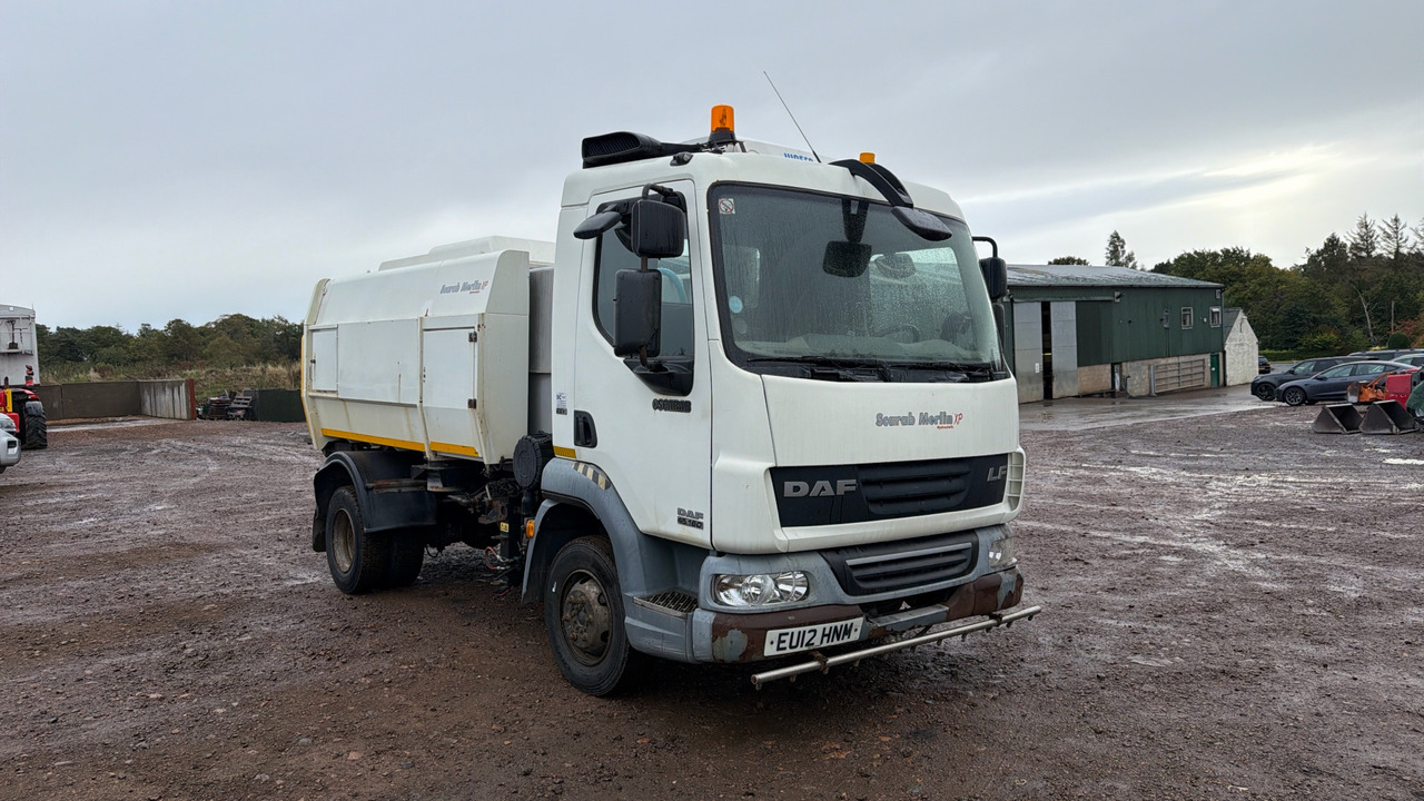 DAF LF 45.160 - Tänavapühkimismasin: pilt 1 DAF LF 45.160 - Tänavapühkimismasin: pilt 1