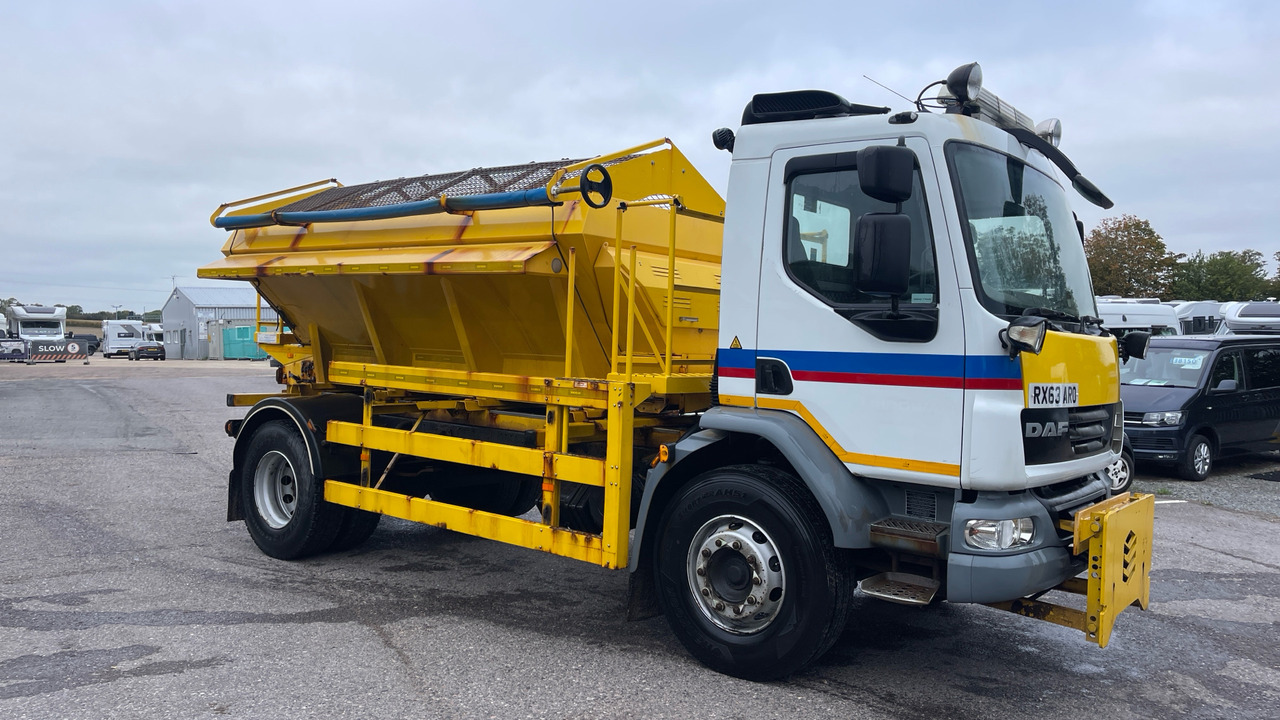 DAF LF  55.220 - Lumekoristusmasina: pilt 1 DAF LF  55.220 - Lumekoristusmasina: pilt 1