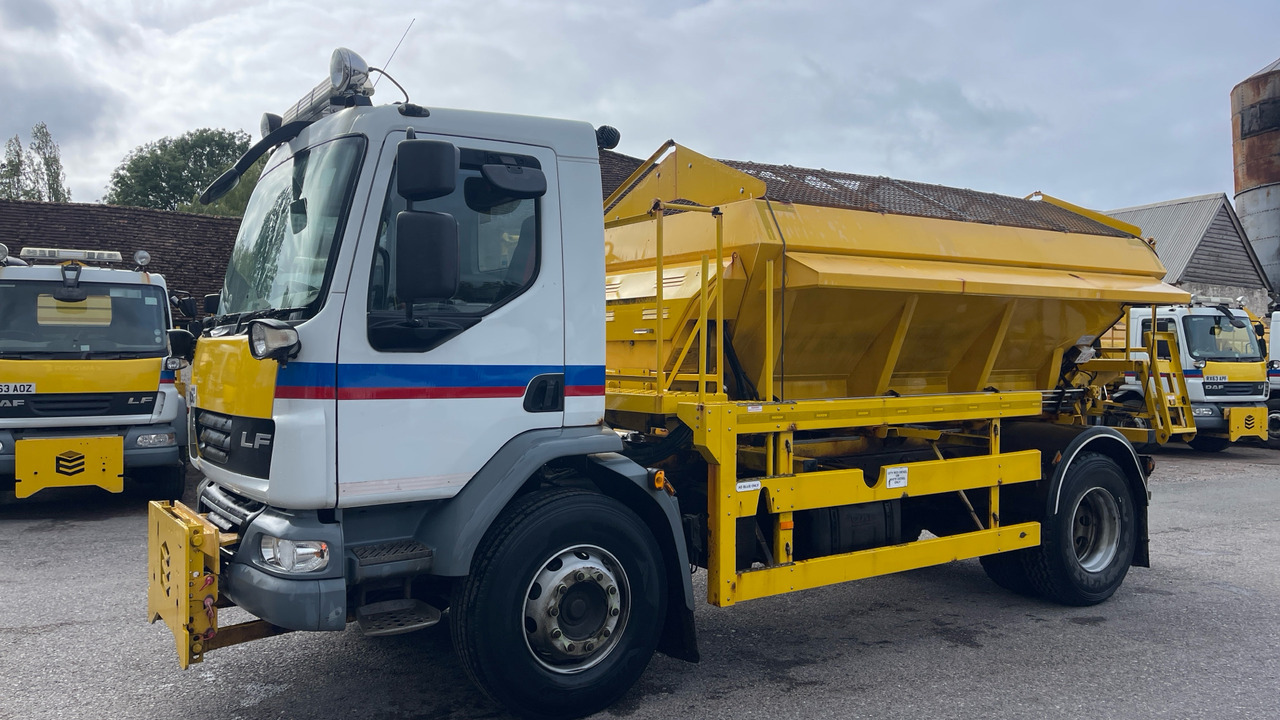 DAF LF 55.220 - Lumekoristusmasina: pilt 2 DAF LF 55.220 - Lumekoristusmasina: pilt 2