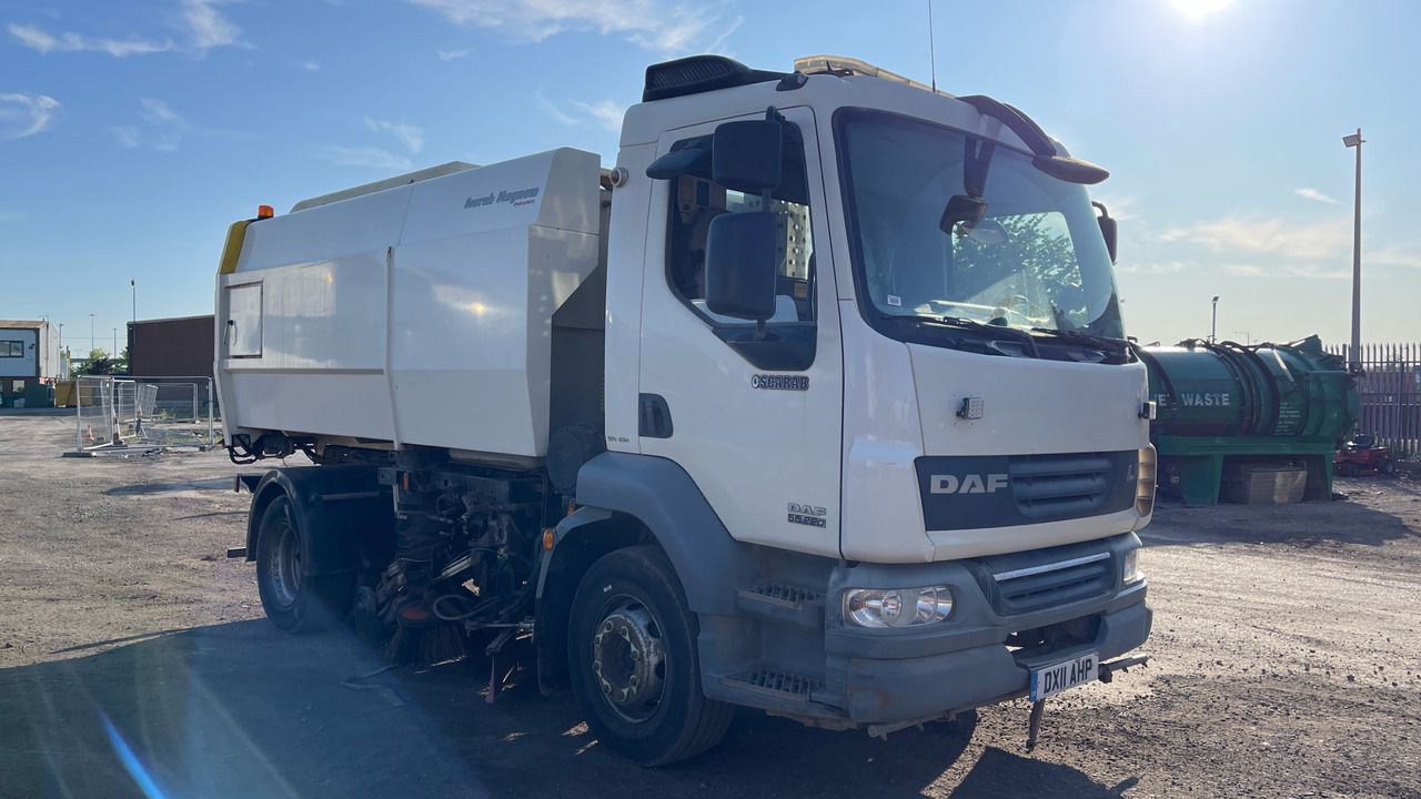 DAF LF 55.220 - Tänavapühkimismasin: pilt 1 DAF LF 55.220 - Tänavapühkimismasin: pilt 1
