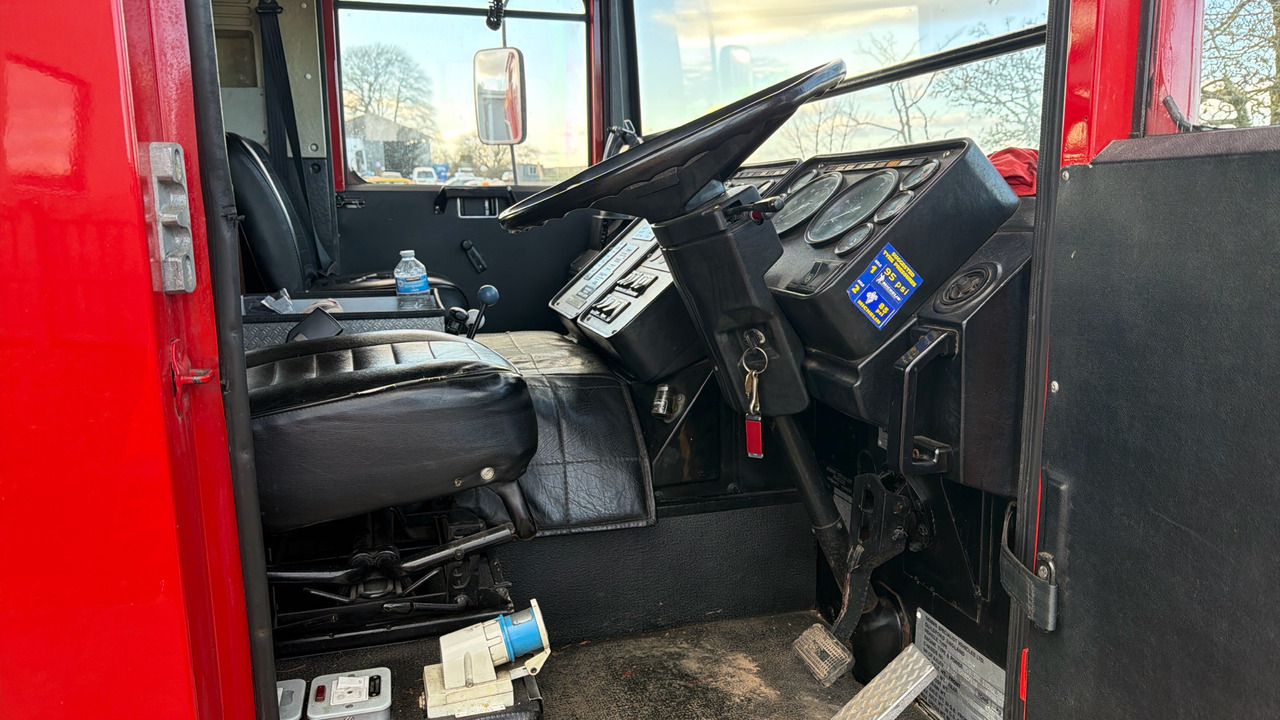 DENNIS RS 135 - Tuletõrjeauto: pilt 5 DENNIS RS 135 - Tuletõrjeauto: pilt 5