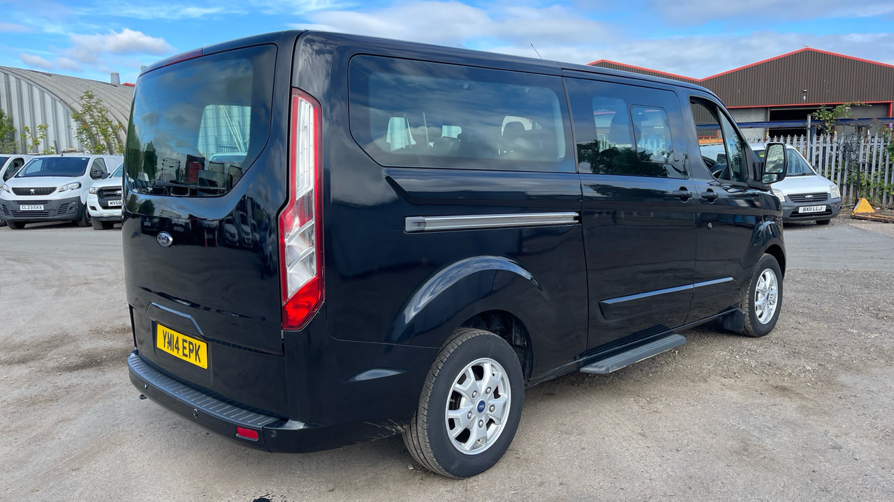 FORD TOURNEO CUSTOM 300 2.2 TDCi 125PS - Väikebuss, Mikrobuss: pilt 4 FORD TOURNEO CUSTOM 300 2.2 TDCi 125PS - Väikebuss, Mikrobuss: pilt 4