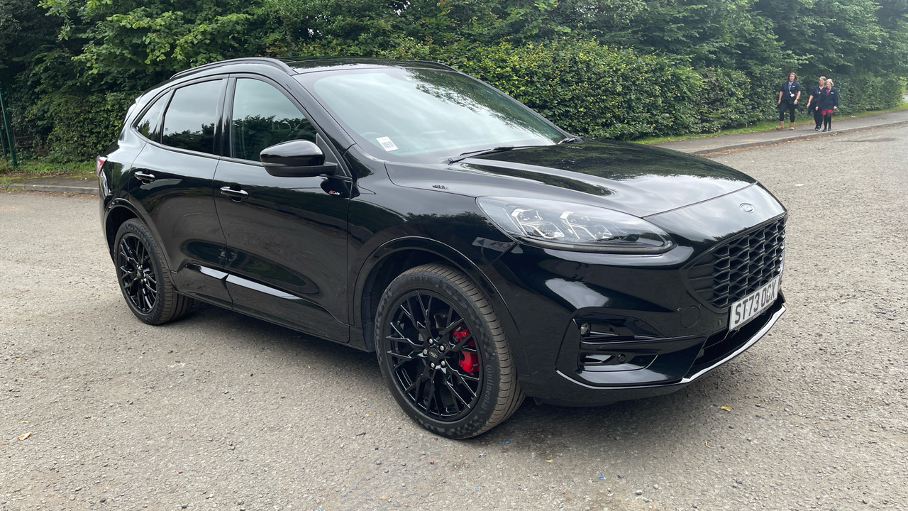 Ford Kuga 2.5 PHEV Black Package Edition CVT - Luukpära: pilt 1 Ford Kuga 2.5 PHEV Black Package Edition CVT - Luukpära: pilt 1