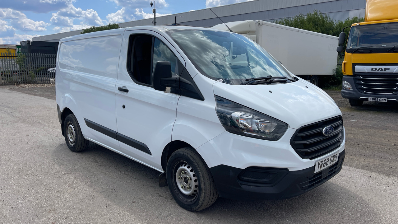 Ford Transit Custom 280 2.0 TDCi 105ps - Väike kaubik: pilt 1 Ford Transit Custom 280 2.0 TDCi 105ps - Väike kaubik: pilt 1
