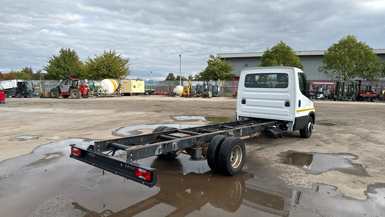 IVECO DAILY 72-180 - Kabiinišassiiga veoauto: pilt 4 IVECO DAILY 72-180 - Kabiinišassiiga veoauto: pilt 4