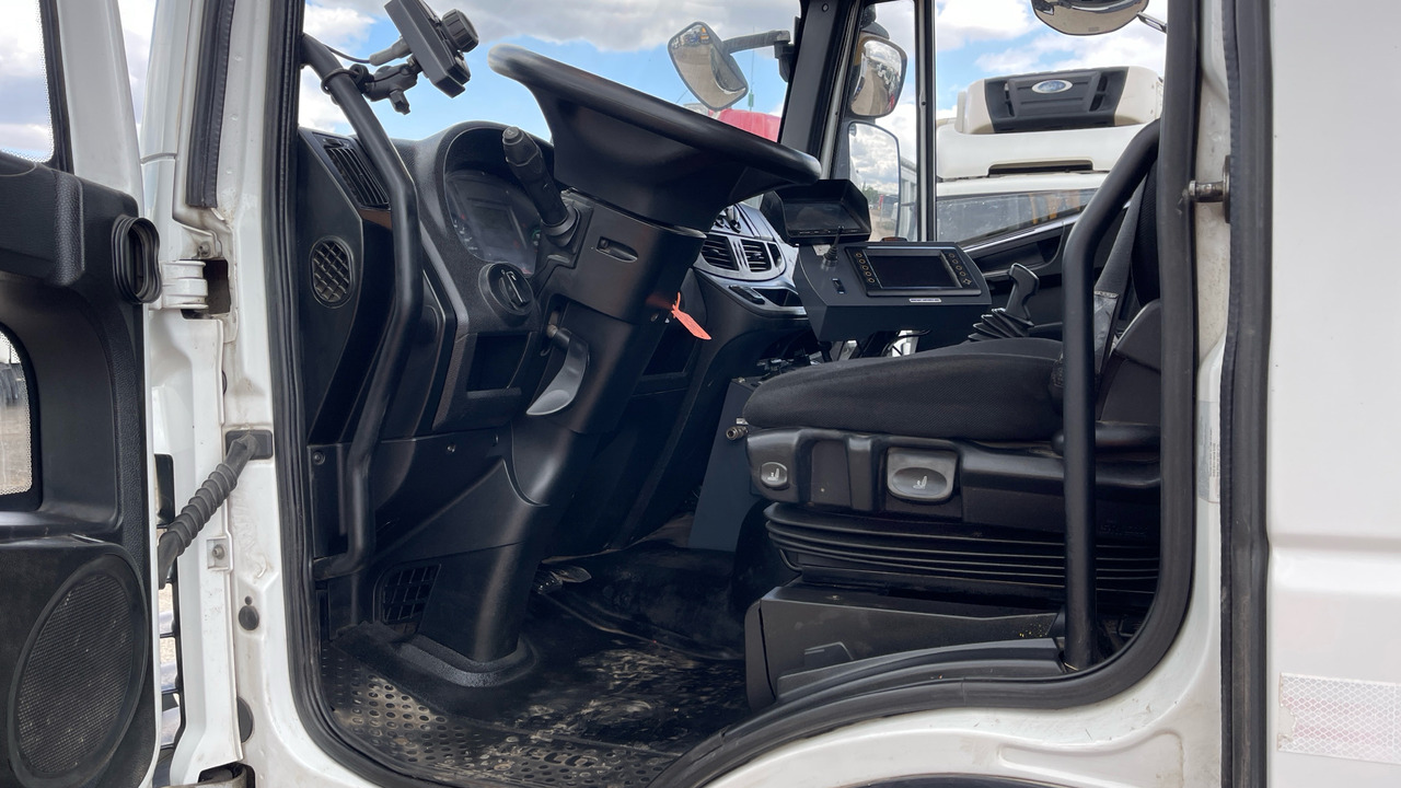 IVECO EUROCARGO 150-220 - Tänavapühkimismasin: pilt 5 IVECO EUROCARGO 150-220 - Tänavapühkimismasin: pilt 5