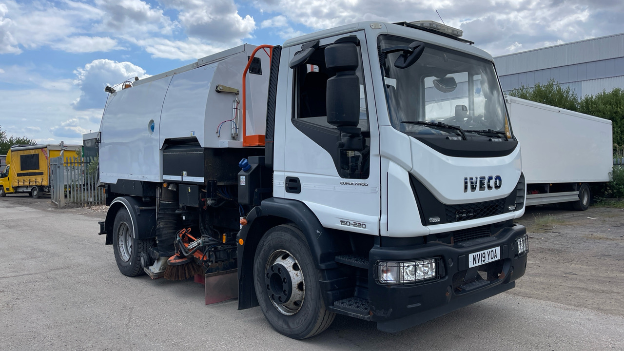 IVECO EUROCARGO 150.220 - Tänavapühkimismasin: pilt 1 IVECO EUROCARGO 150.220 - Tänavapühkimismasin: pilt 1