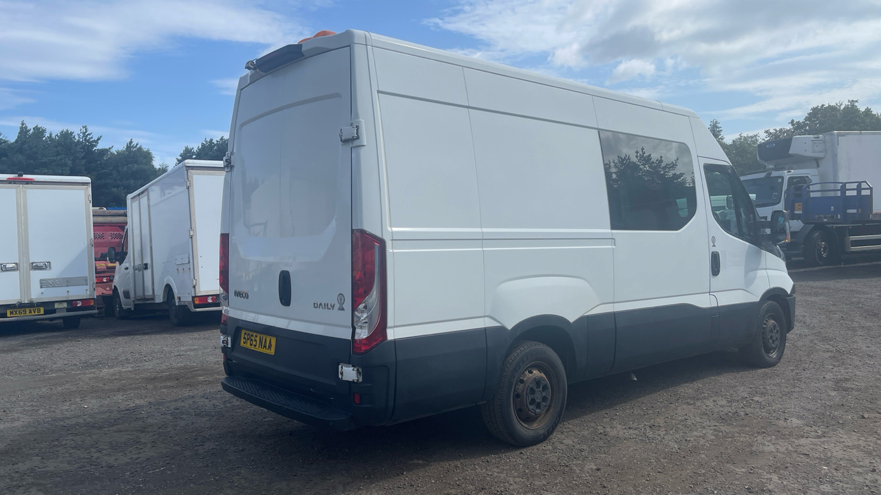 Iveco Daily 35-130 2.3 3520 WB - Meeskonnaauto: pilt 4 Iveco Daily 35-130 2.3 3520 WB - Meeskonnaauto: pilt 4