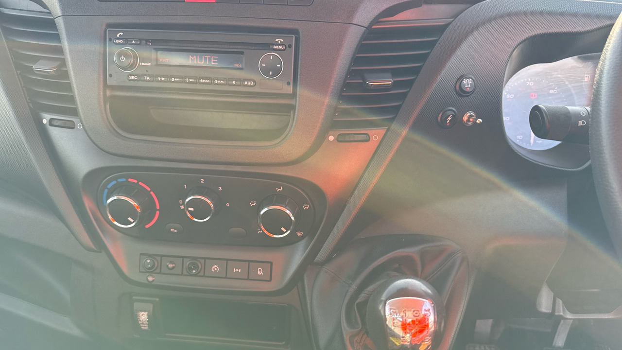 Tarbesõiduk kallur Iveco Daily 35-150 3450 WB: pilt 7 Tarbesõiduk kallur Iveco Daily 35-150 3450 WB: pilt 7